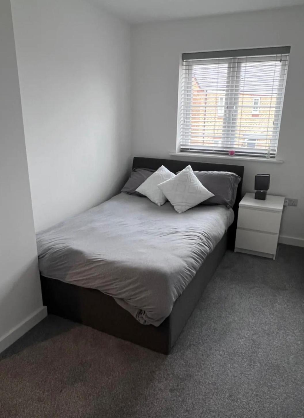 Whole House Modern Detached 2 Bedroom Coach House In * Spalding