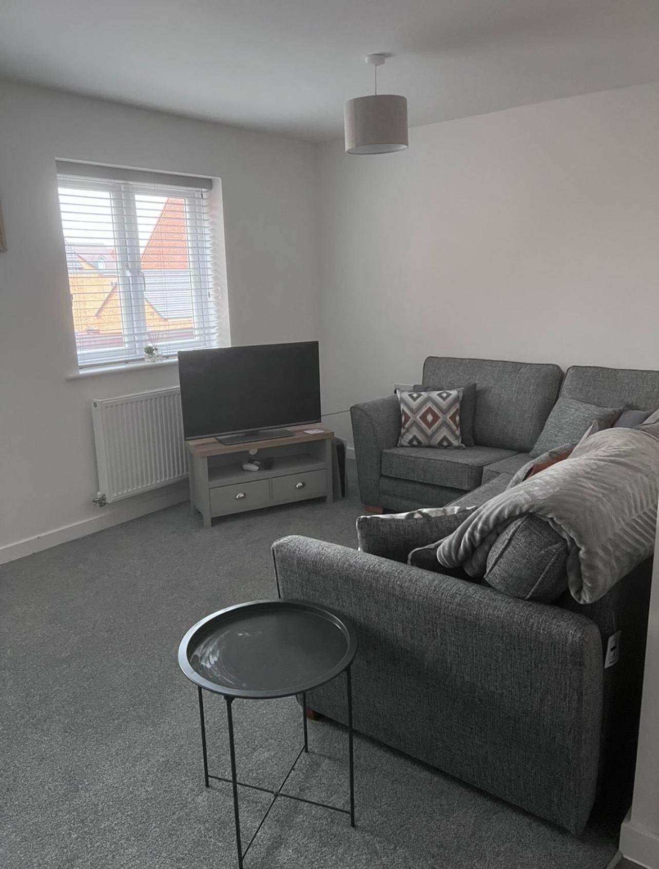 Apartment Whole House Modern Detached 2 Bedroom Coach House In Spalding