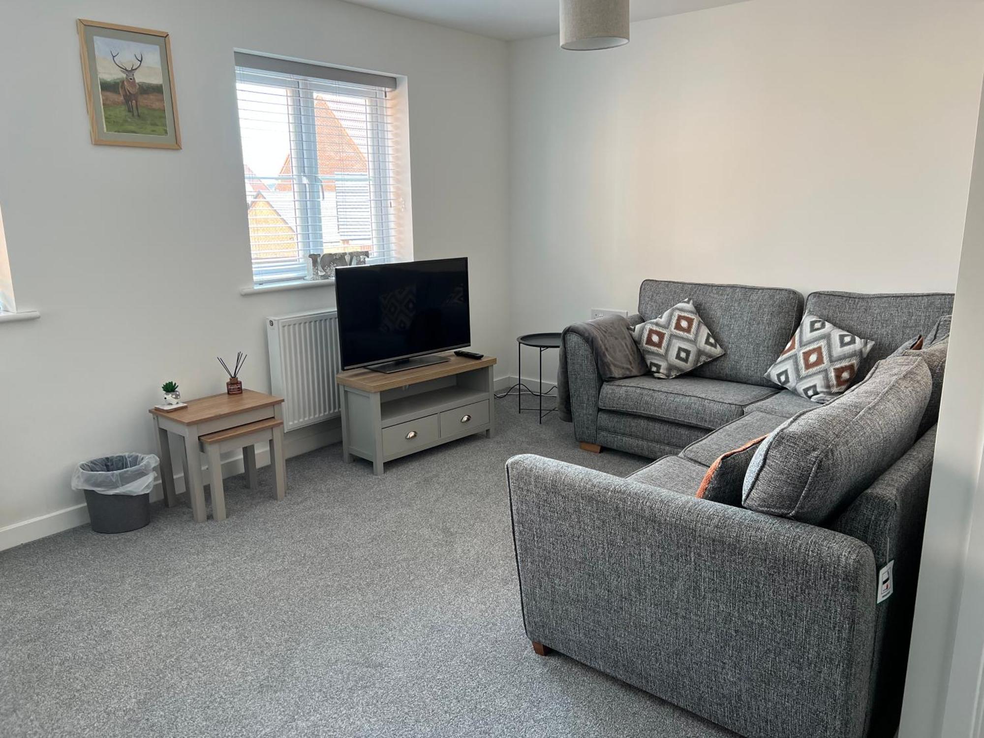 Whole House Modern Detached 2 Bedroom Coach House In *