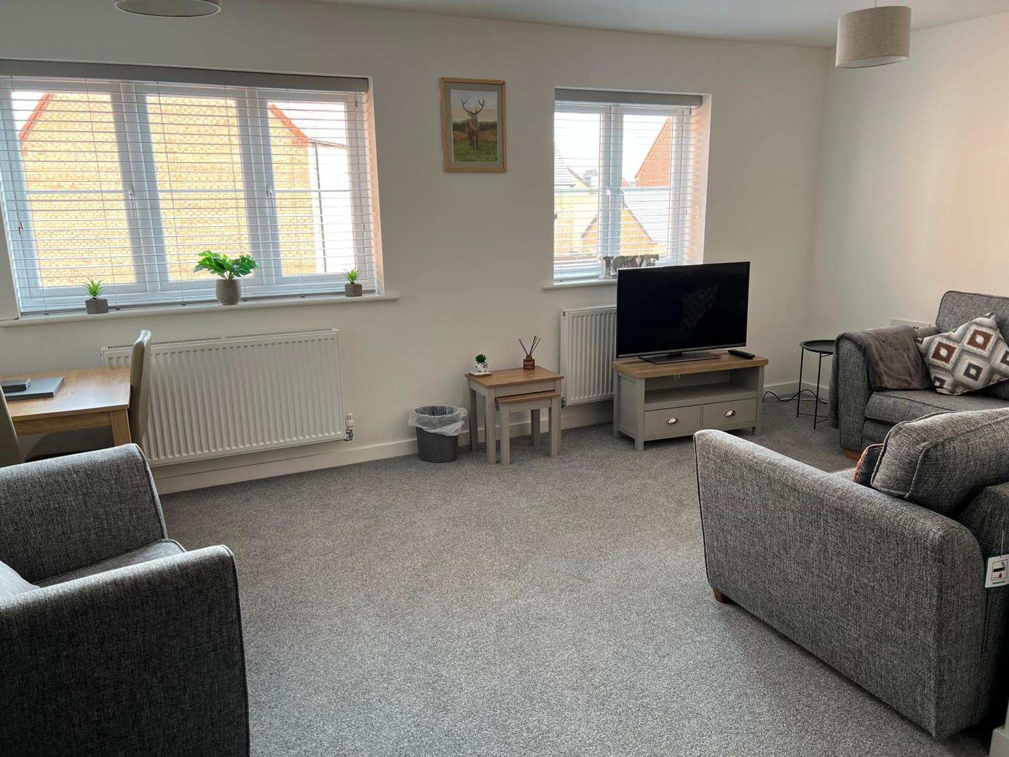 Whole House Modern Detached 2 Bedroom Coach House In